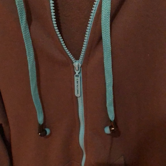 Hoodie with built in earphones - Picture 3 of 5